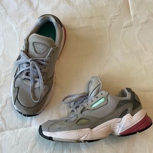 Grey Adidas running shoes with pale pink bottom and red EUC 6